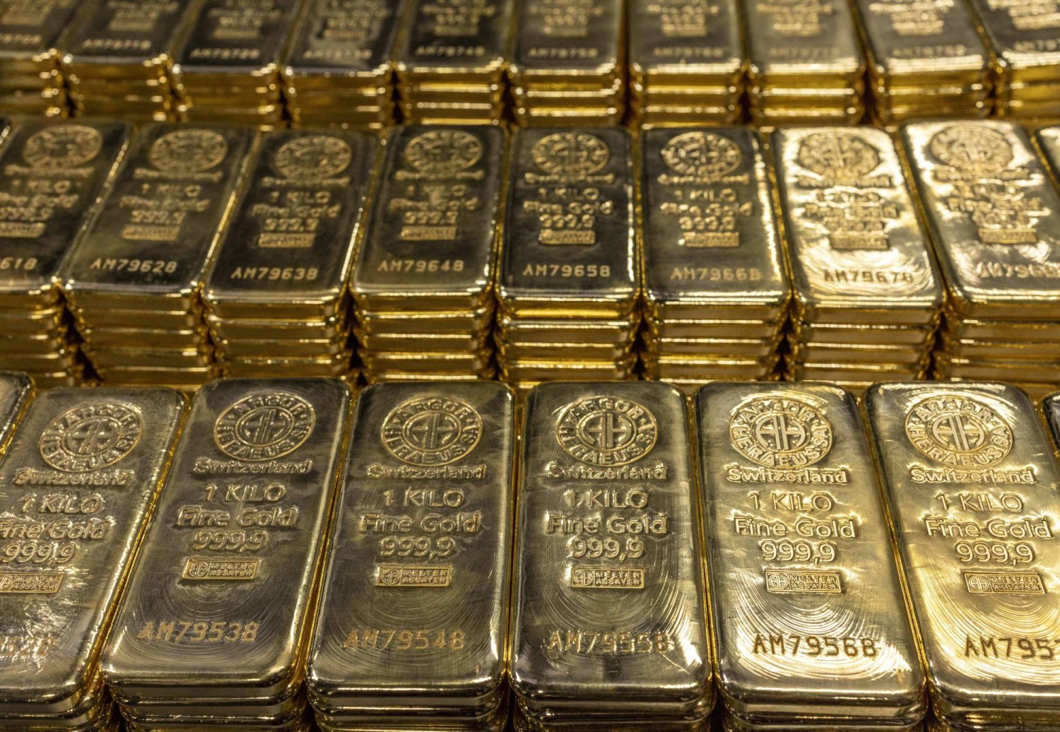 الذهب يتراجع مع ترقب المستثمرين محضر «الفيدرالي» الذهب يتراجع مع ترقب المستثمرين محضر «الفيدرالي»
