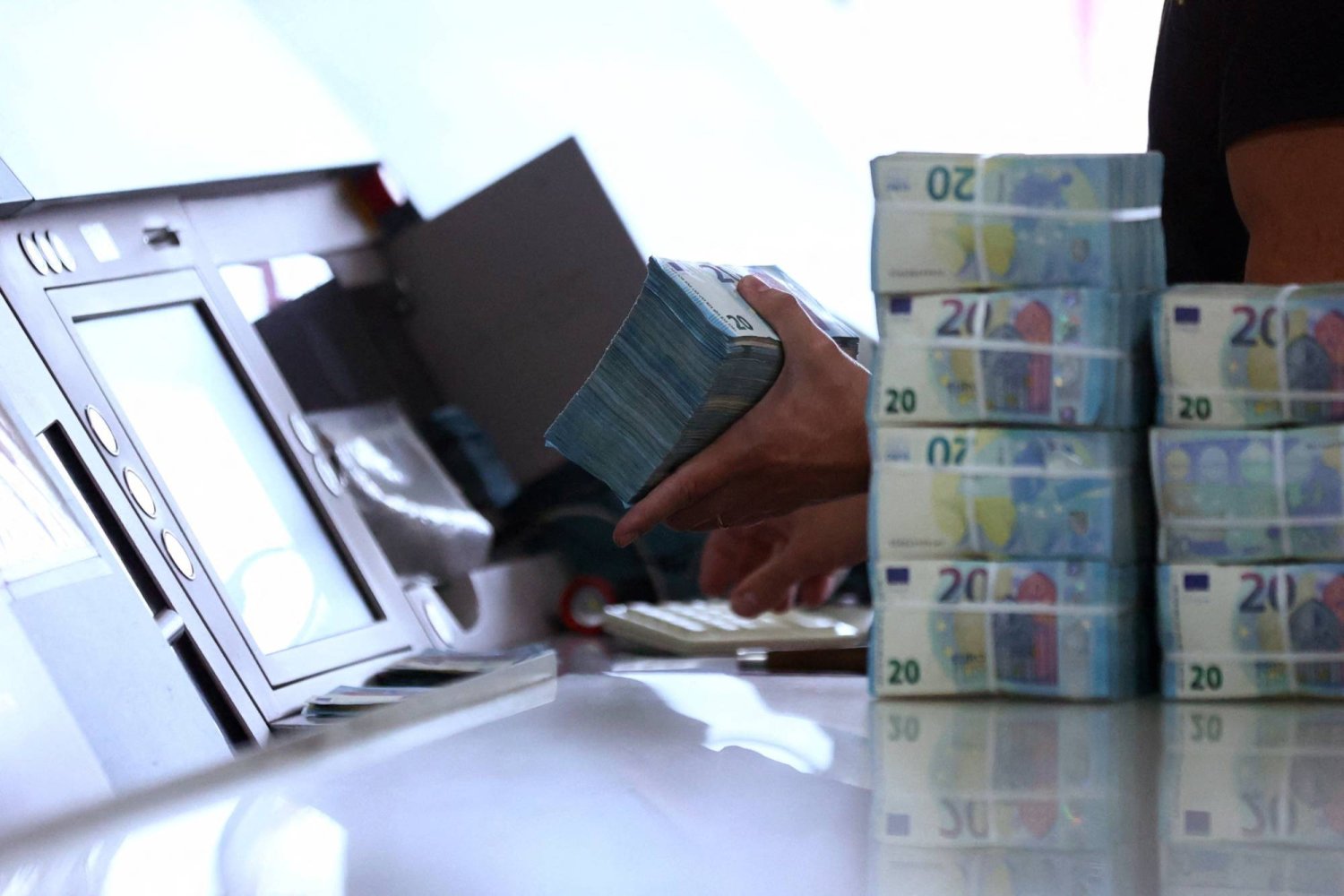 عائدات السندات الأوروبية تتراجع بانتظار اجتماع «جاكسون هول»