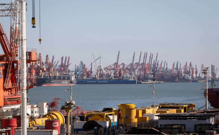 الصين تدعو أوروبا إلى التعاون وسط «التحديات العالمية»