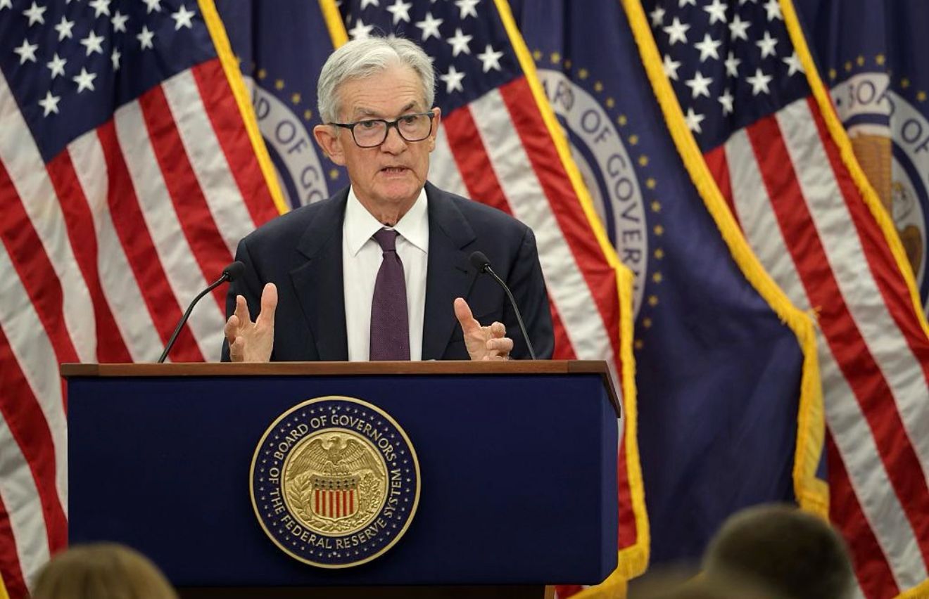 اجتماع الفيدرالي الأمريكي وإعادة تسعير الأسواق العالمية: قراءة تحليلية للمستثمرين ورجال الأعمال